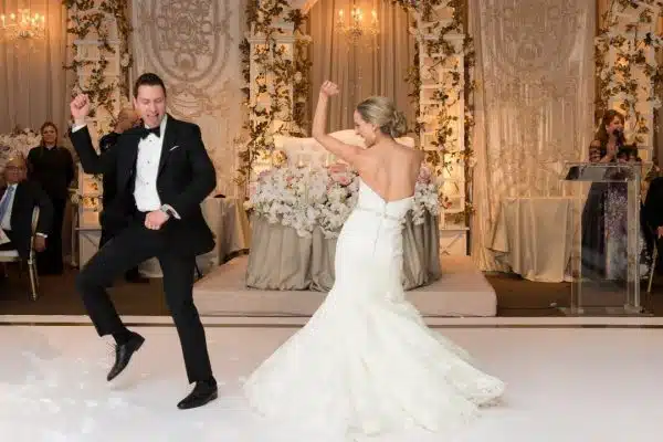 Découvrez les meilleures options de danse pour une soirée de mariage inoubliable!