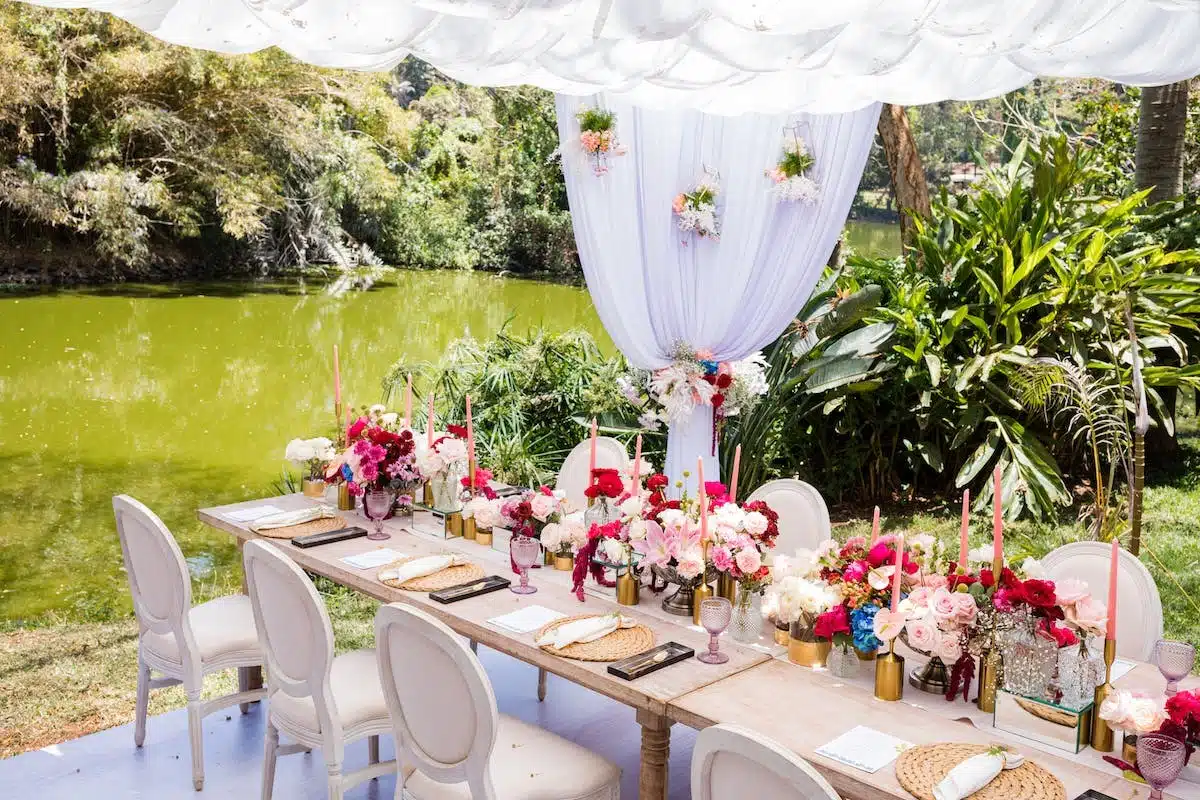 Inspirez-vous avec ces idées de décoration pour un mariage en extérieur !